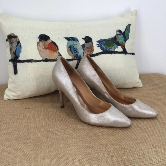 Badgley Mischka Women’s Gold Suede Heel Pump - Picture 3 of 11